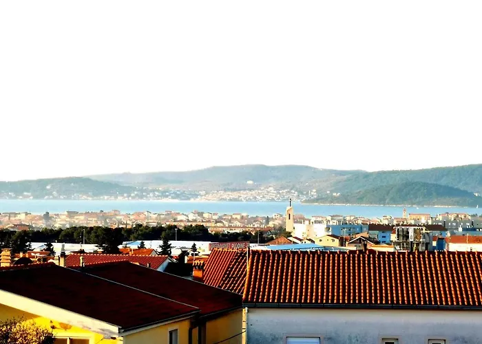 Tena *