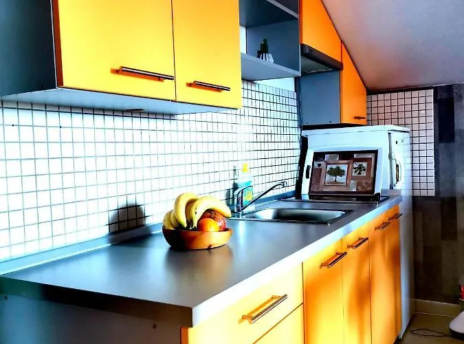 Tena Apartament *